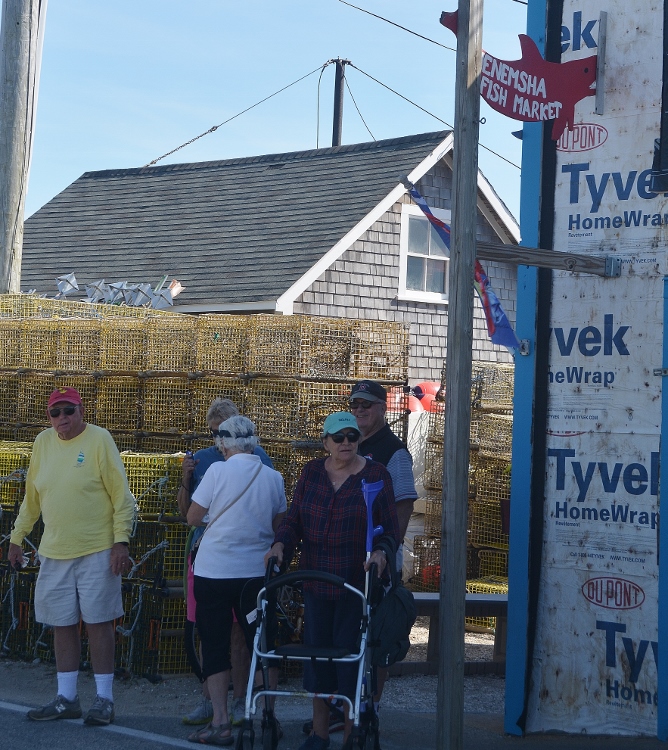 lunch on the Menemsha dock